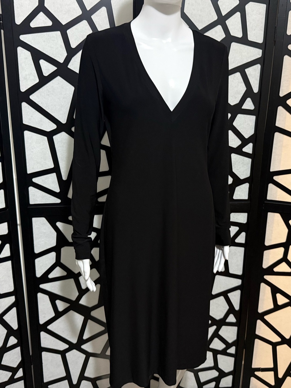 Norma Kamali Black V Neck Midi Long Sleeve Stretch Dress - Medium